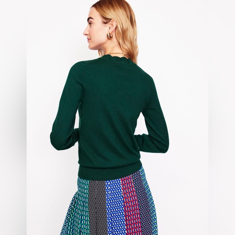 BODEN Hambleden Scallop Edge Sweater in Deep Forest. Size 4 (#2) - Picture 3 of 12